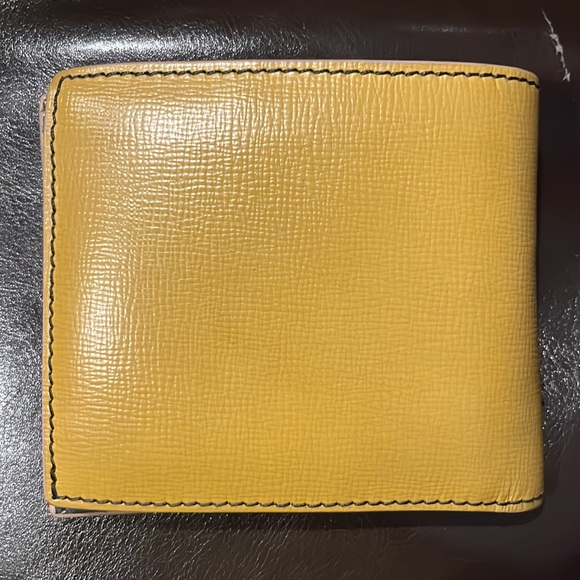 Burberry mens bi fold yellow mustard wallet - Picture 5 of 7